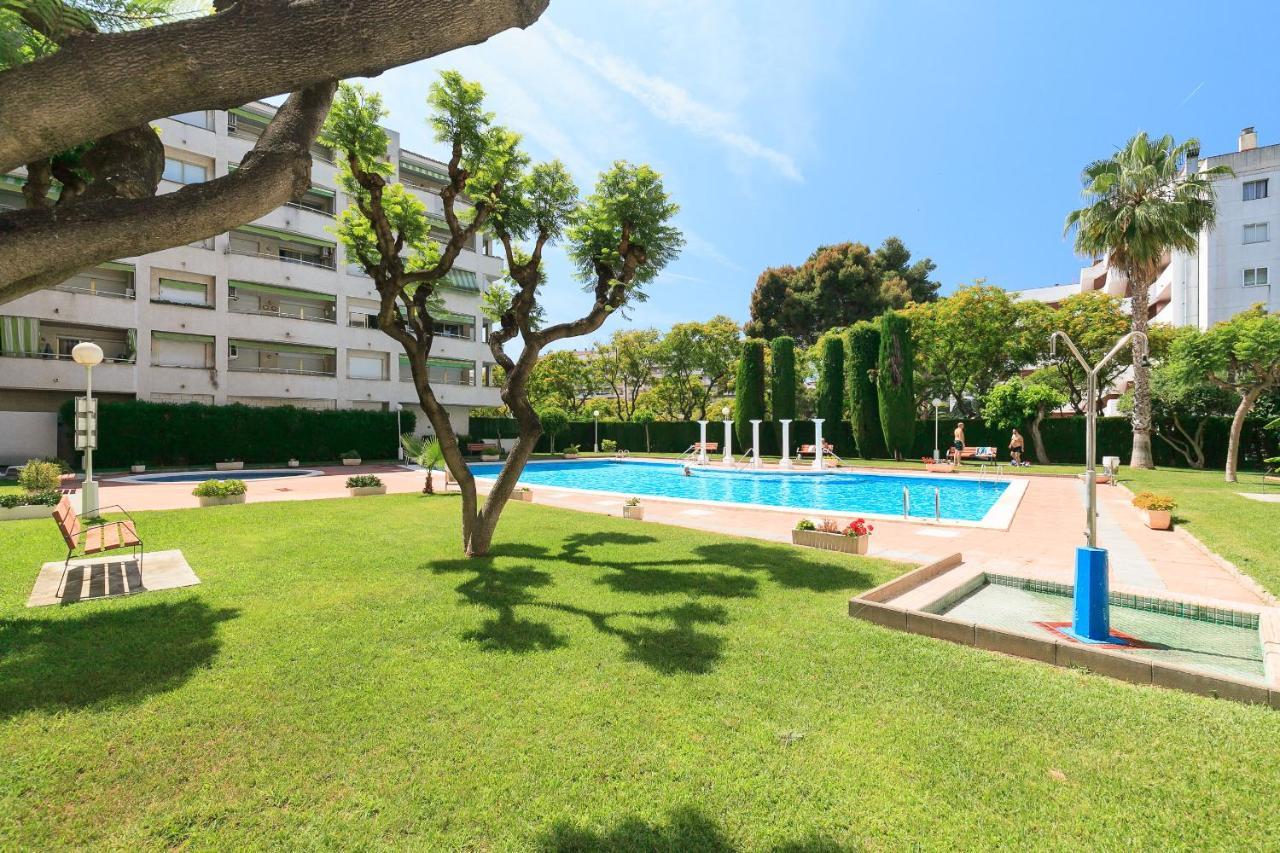 Uhc Marathon Apartments Salou Esterno foto