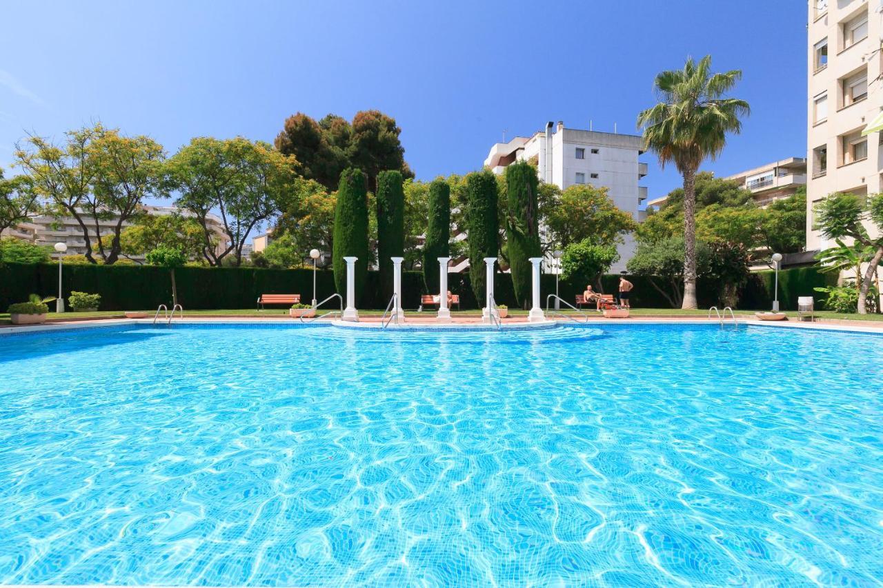 Uhc Marathon Apartments Salou Esterno foto