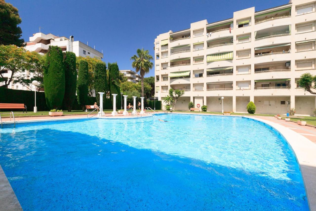 Uhc Marathon Apartments Salou Esterno foto