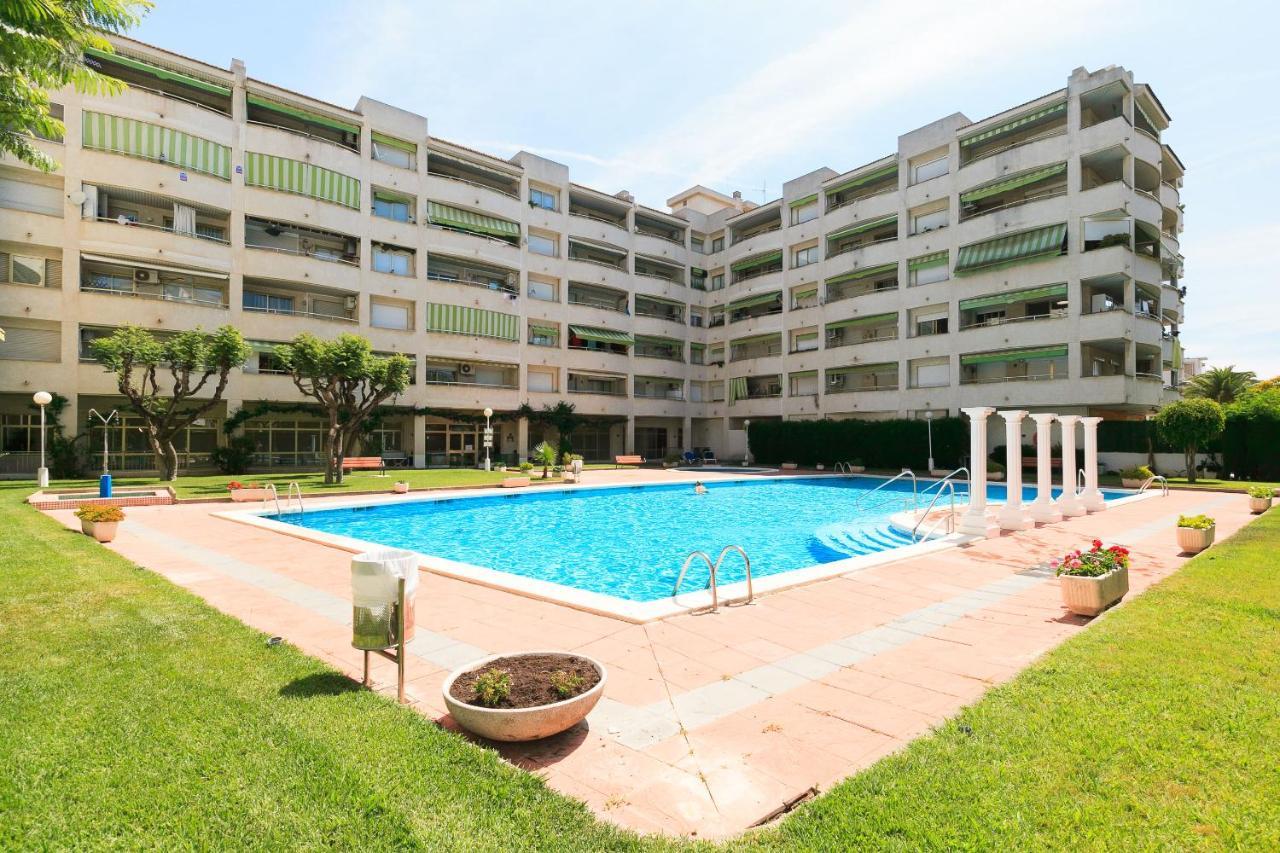 Uhc Marathon Apartments Salou Esterno foto